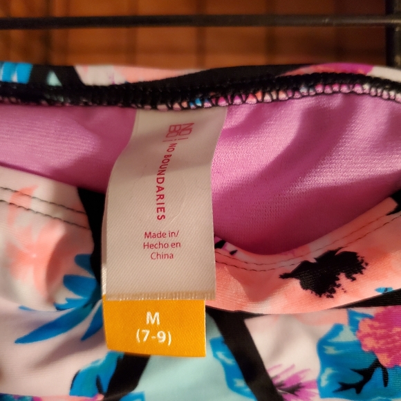 Bathing suit - Picture 2 of 3